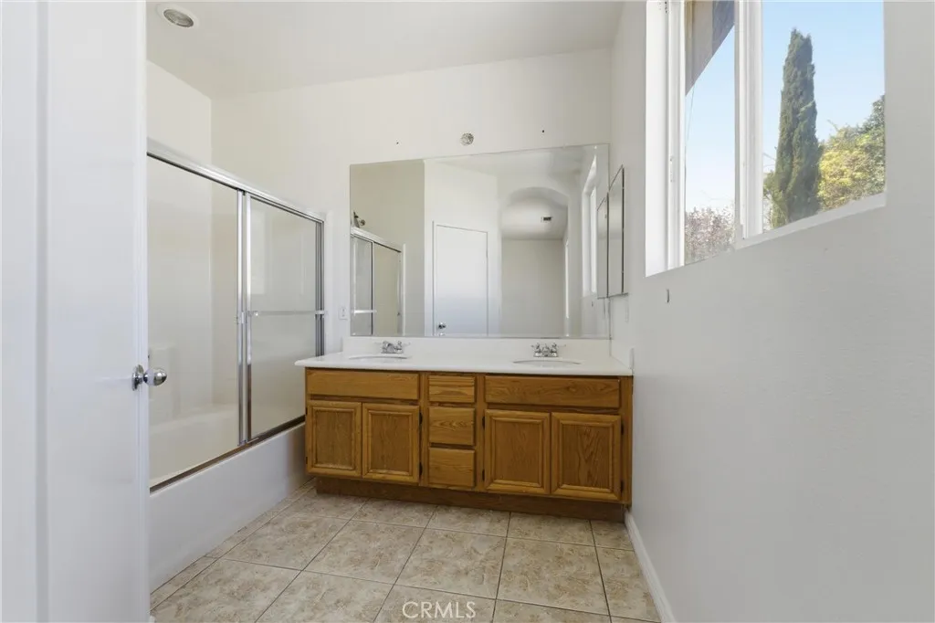 1555 Sutherland