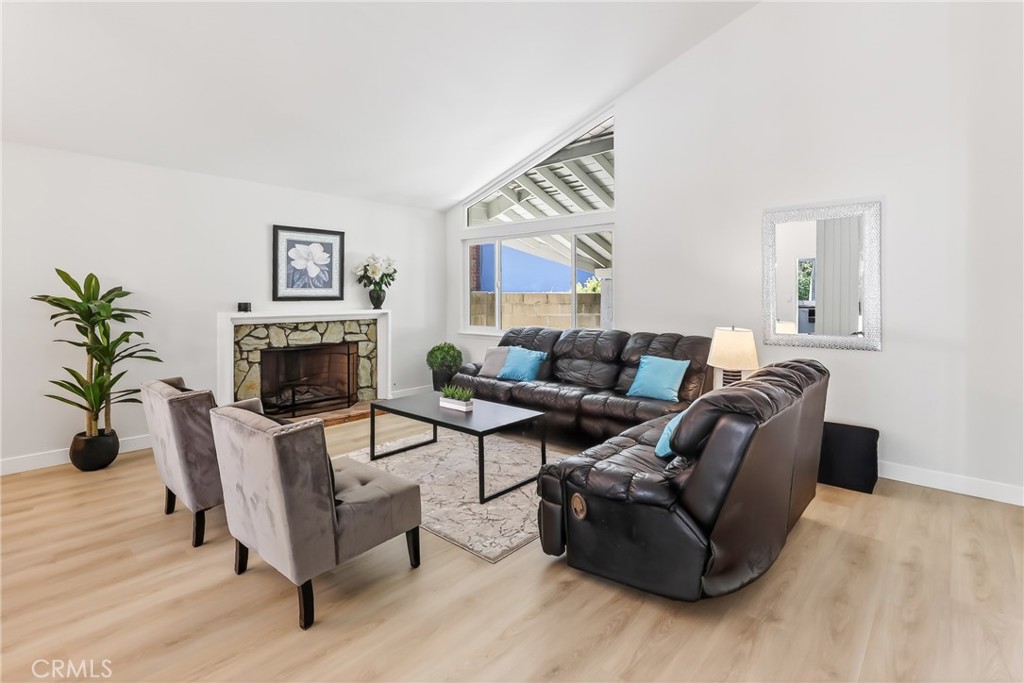 1630 1630 Salmon River