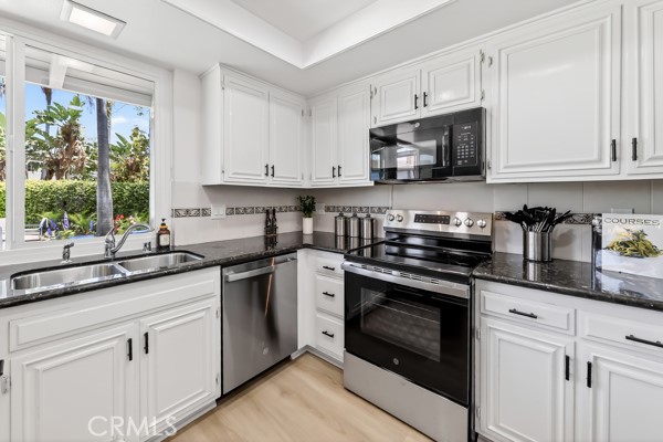 1630 1630 Salmon River