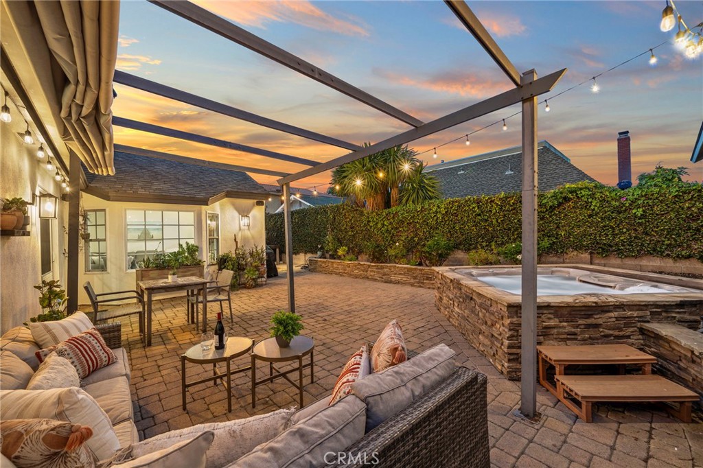 10763 El Centro Avenue