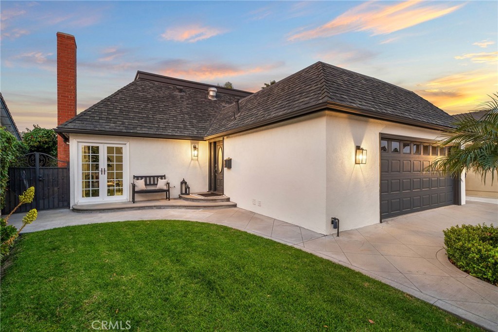 10763 El Centro Avenue