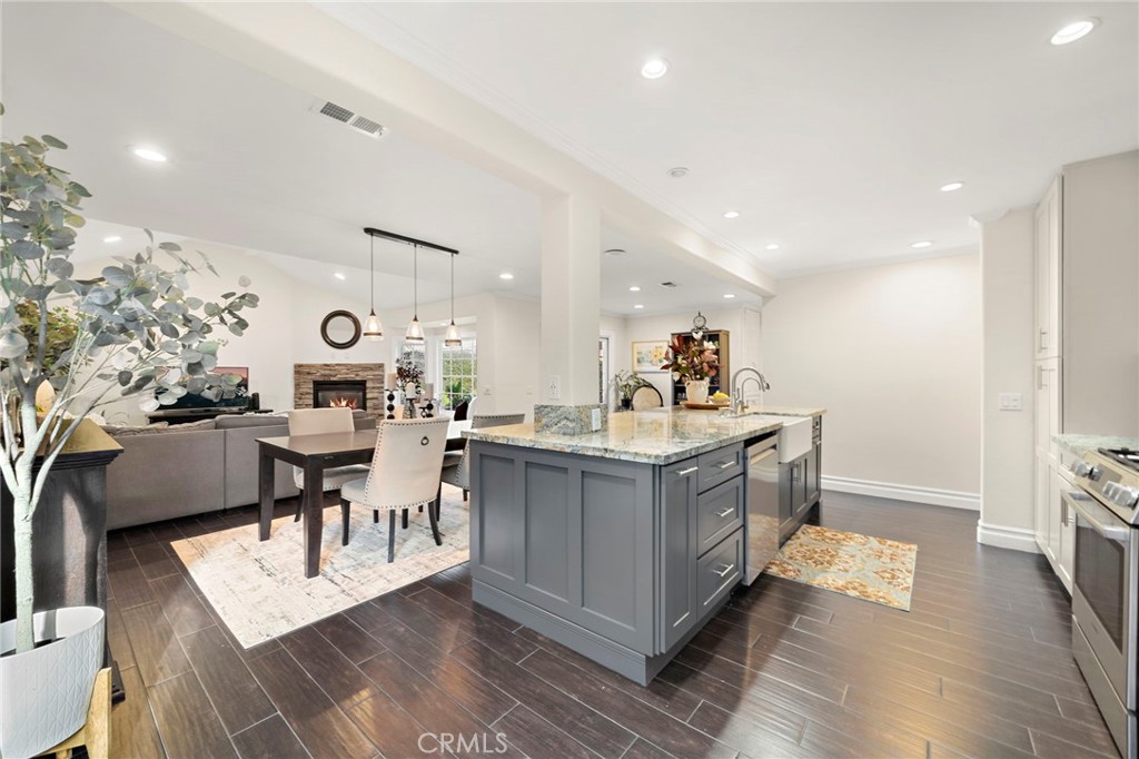 10763 El Centro Avenue