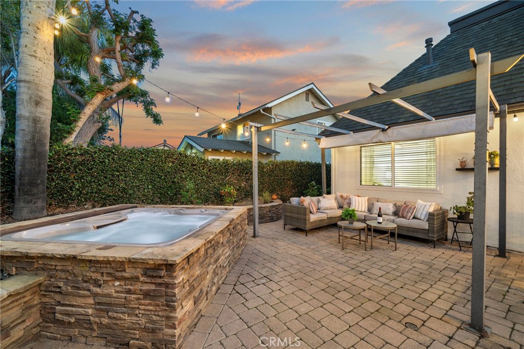 10763 El Centro Avenue