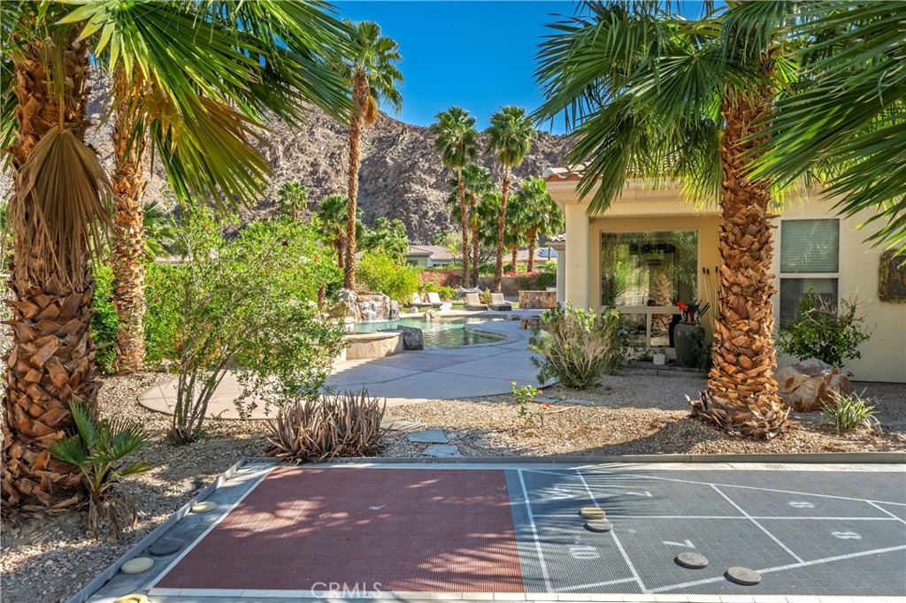 47855 White Fox Court