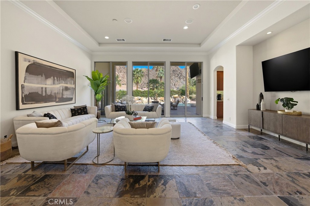 47855 White Fox Court