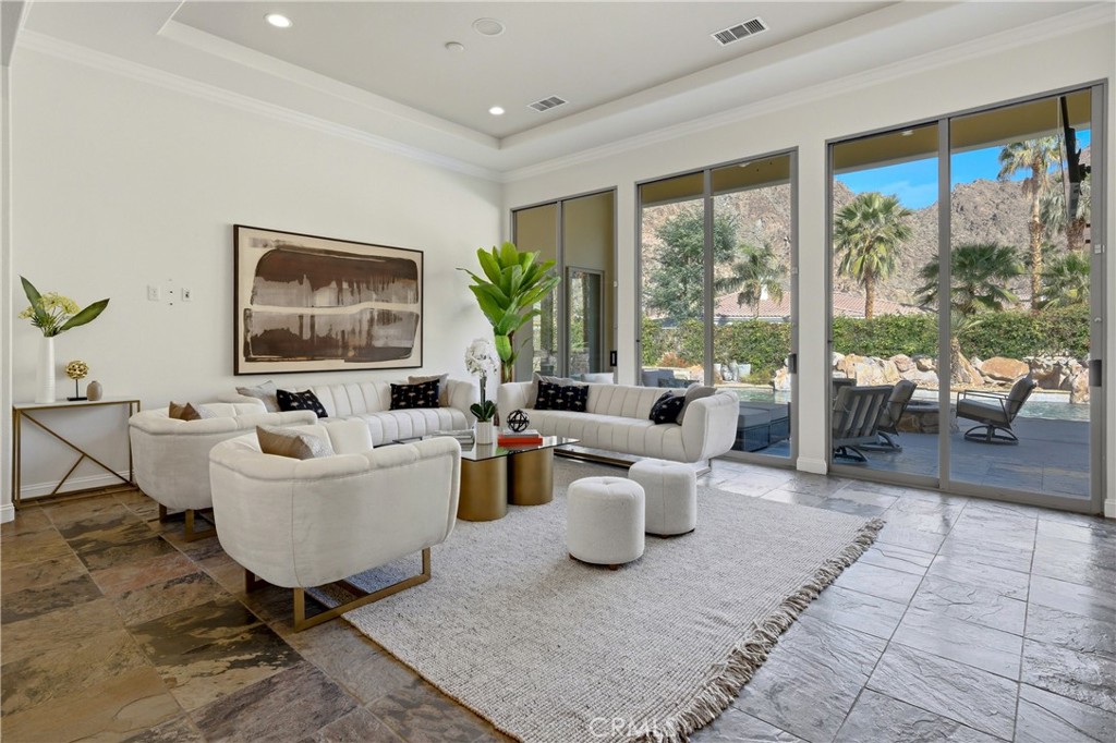 47855 White Fox Court