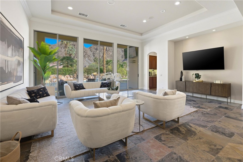 47855 White Fox Court