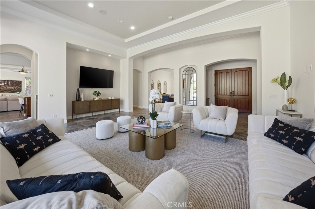 47855 White Fox Court