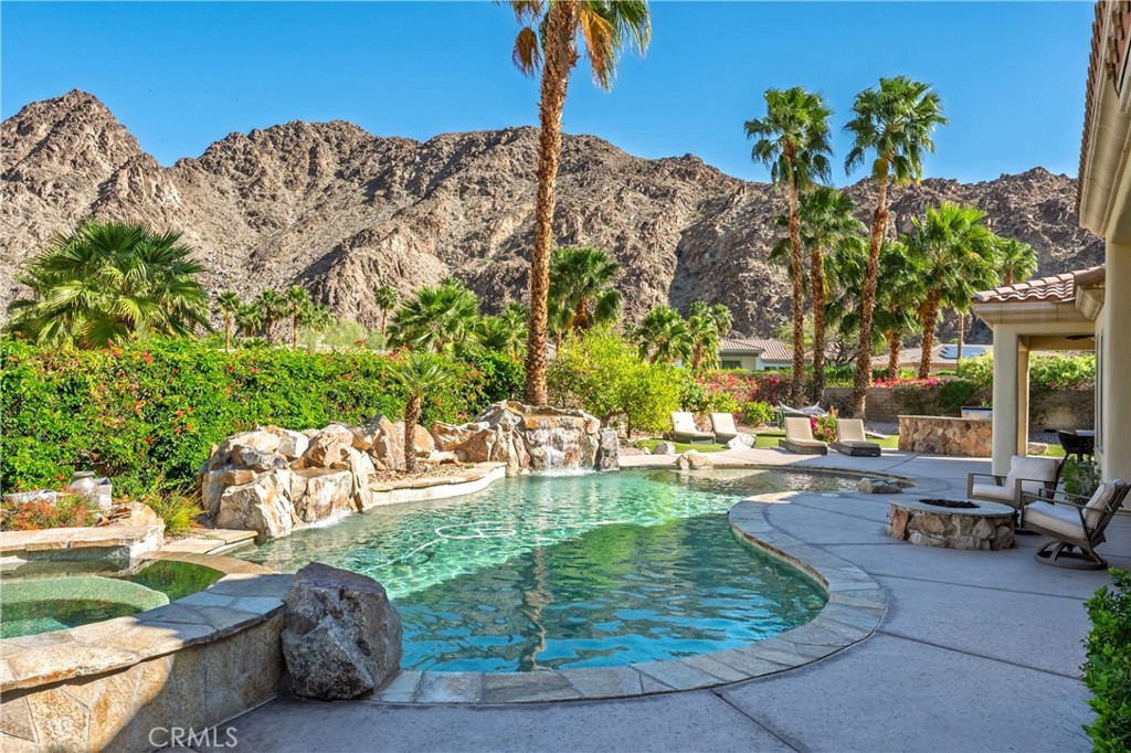 47855 White Fox Court