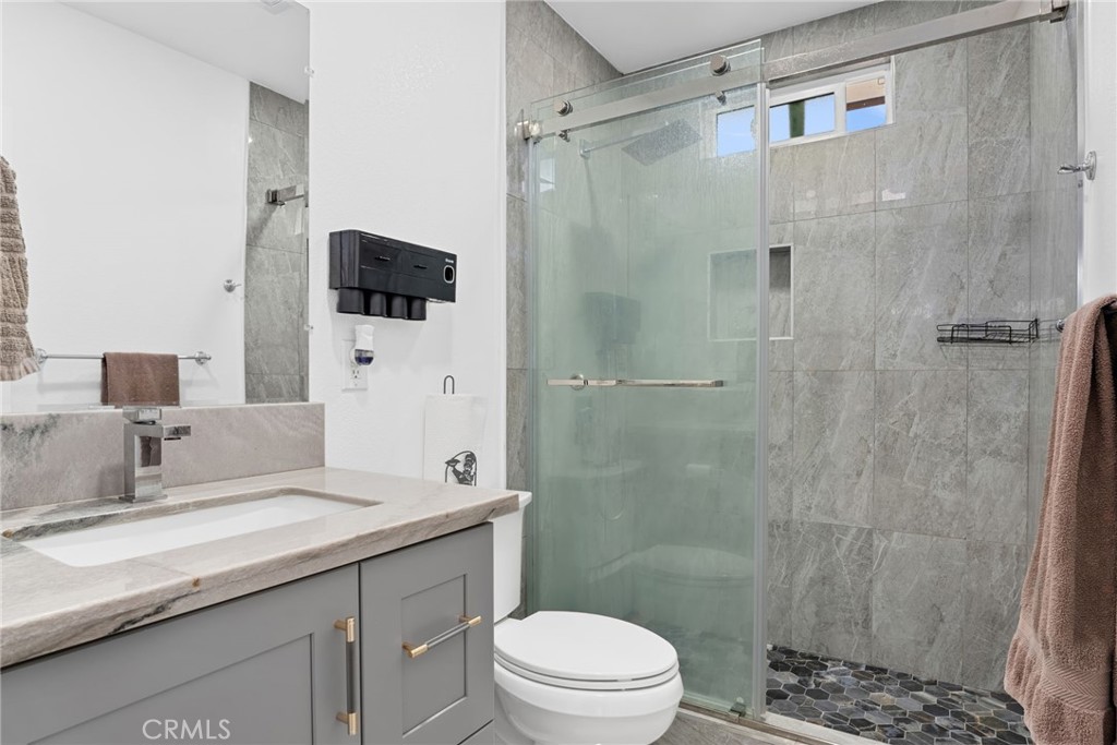 8922 Jennrich Avenue