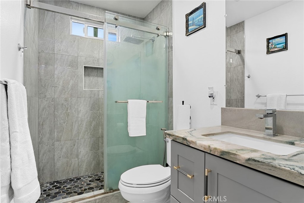 8922 Jennrich Avenue