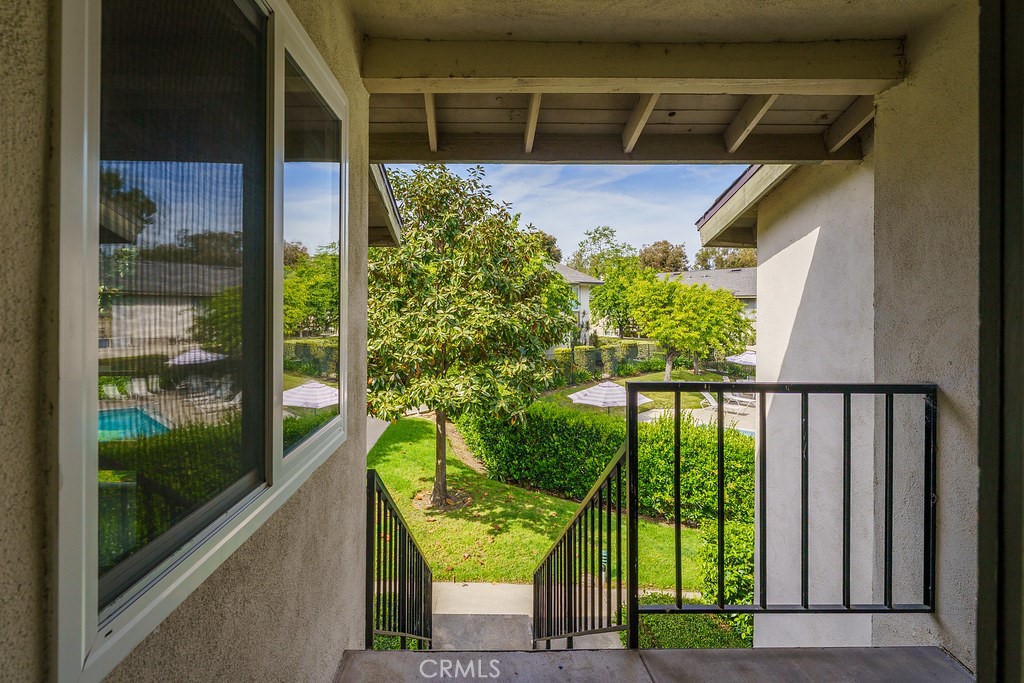 23732 Hillhurst Drive 38