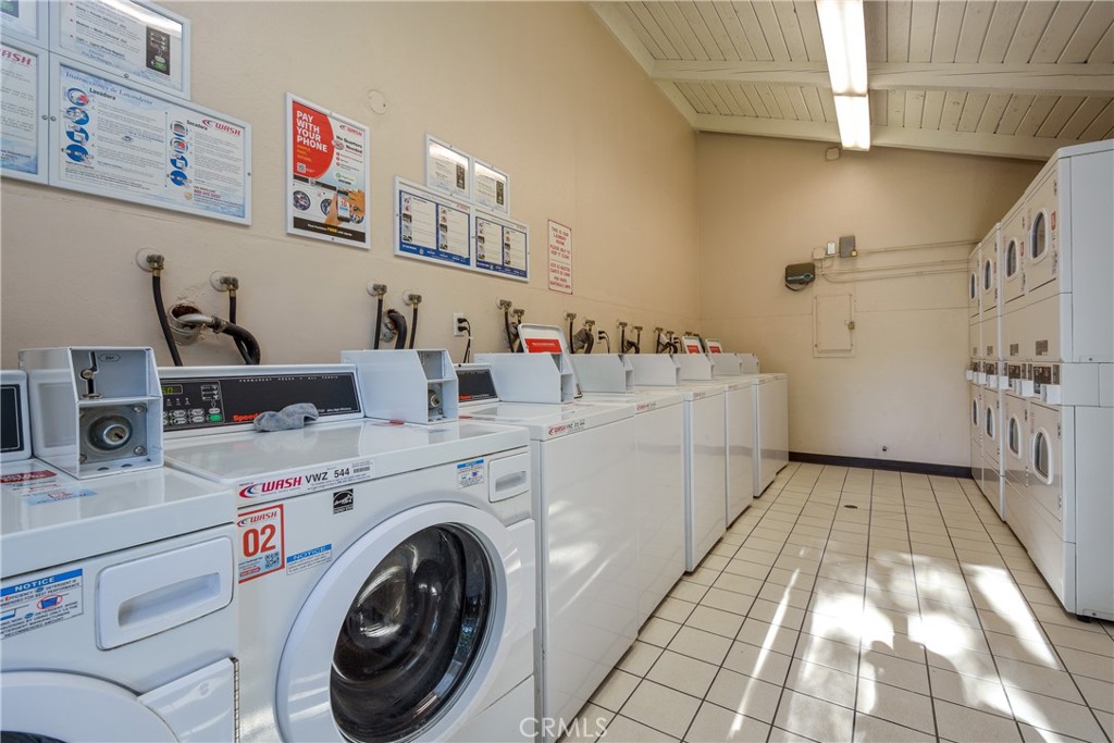 23732 Hillhurst Drive 38