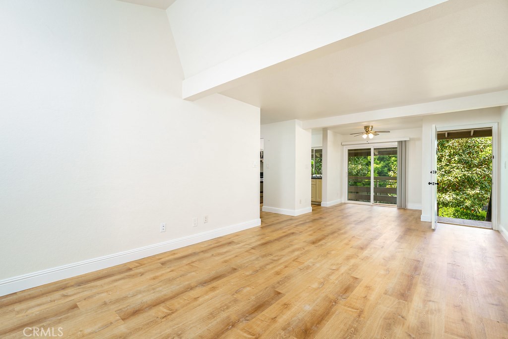 23732 Hillhurst Drive 38