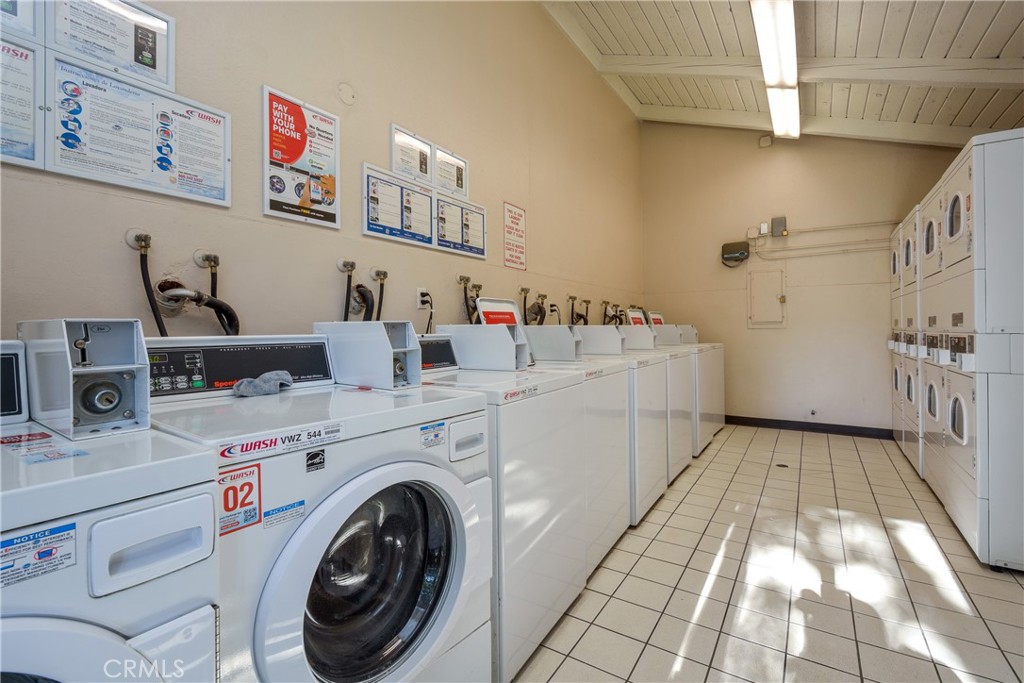 23732 Hillhurst Drive 38