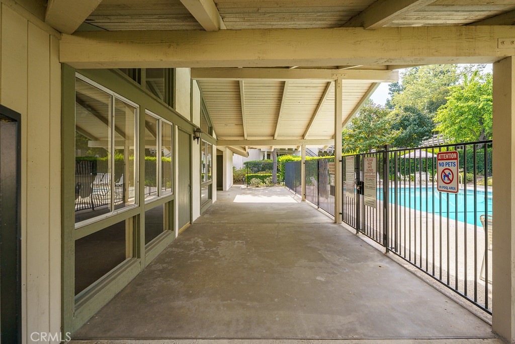 23732 Hillhurst Drive 38