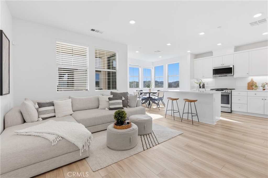 1300 Lasso Way 305