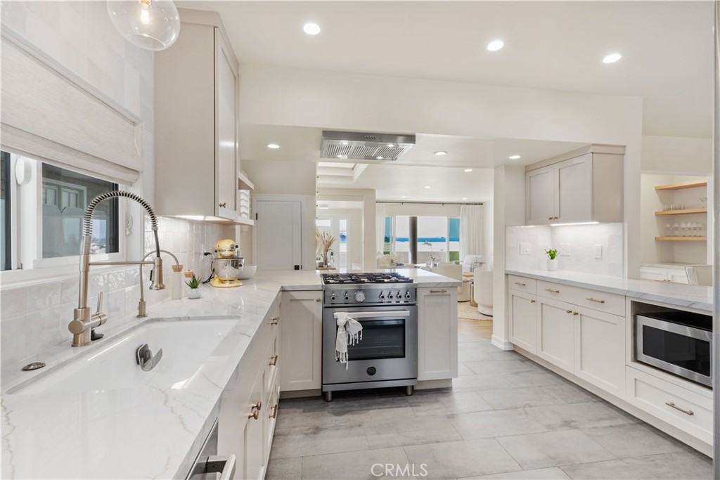 5537 E Seaside Walk