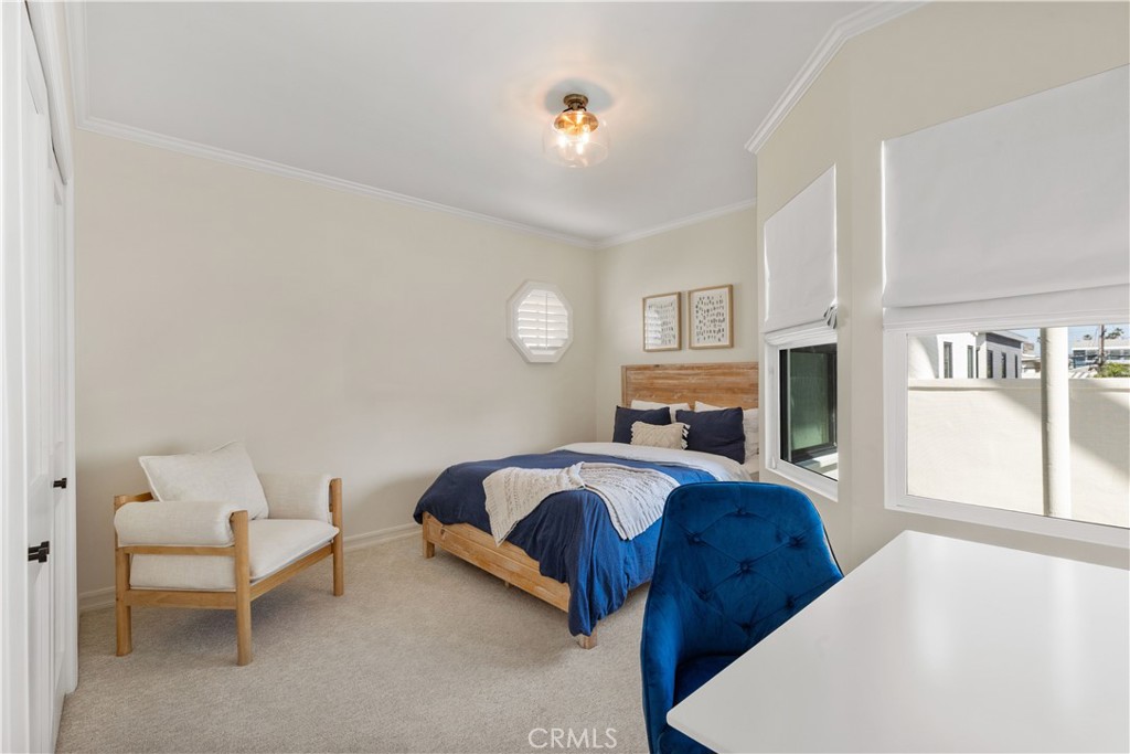 5537 E Seaside Walk