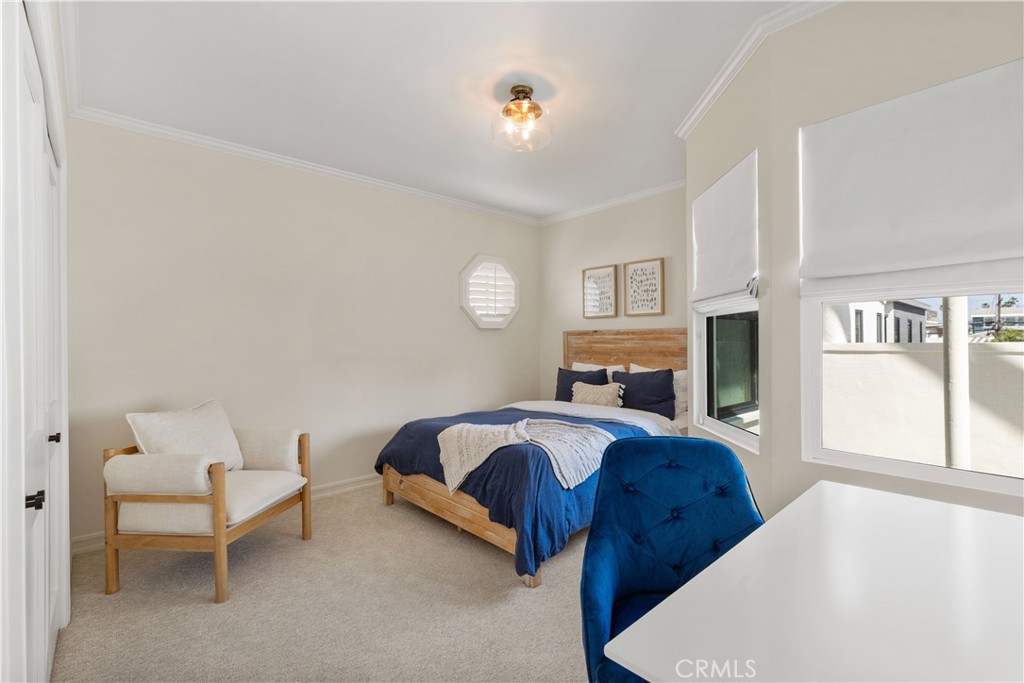 5537 E Seaside Walk