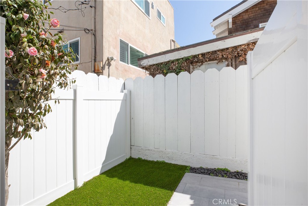 5537 E Seaside Walk