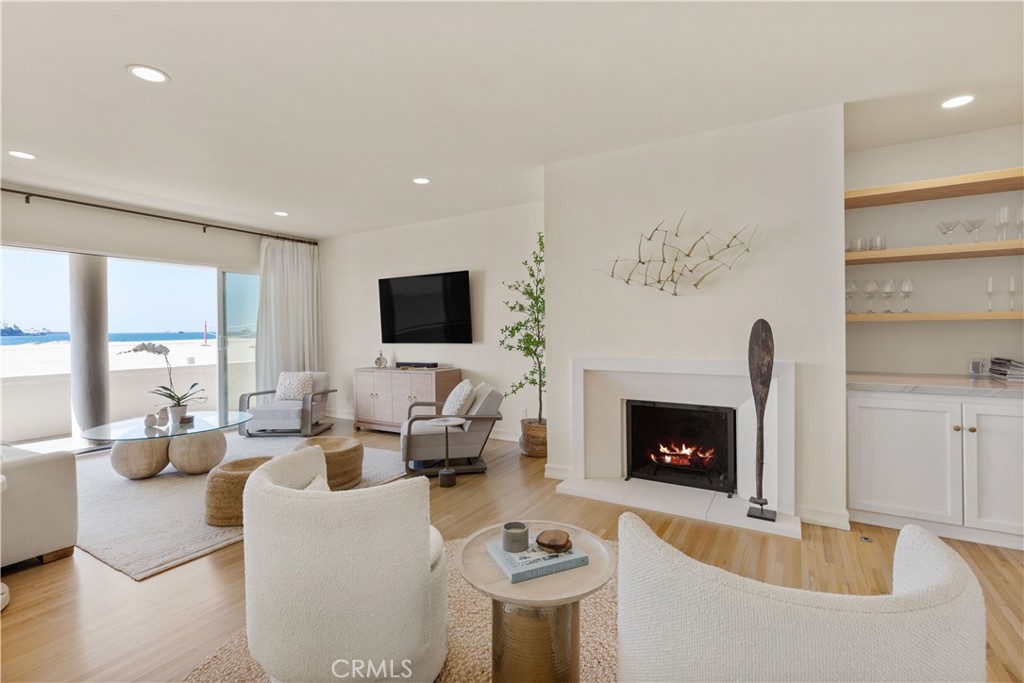 5537 E Seaside Walk