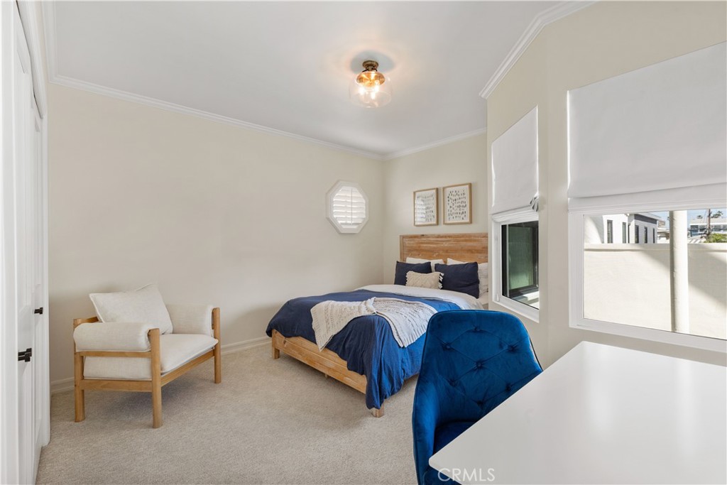 5537 E Seaside Walk