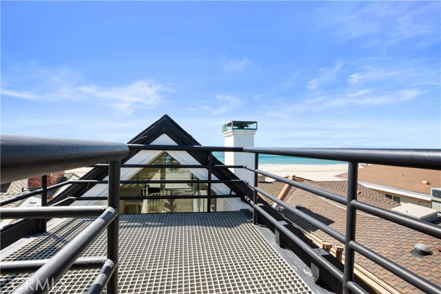 5537 E Seaside WALK