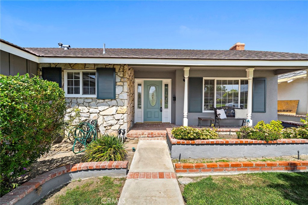 9111 Blackbird Avenue