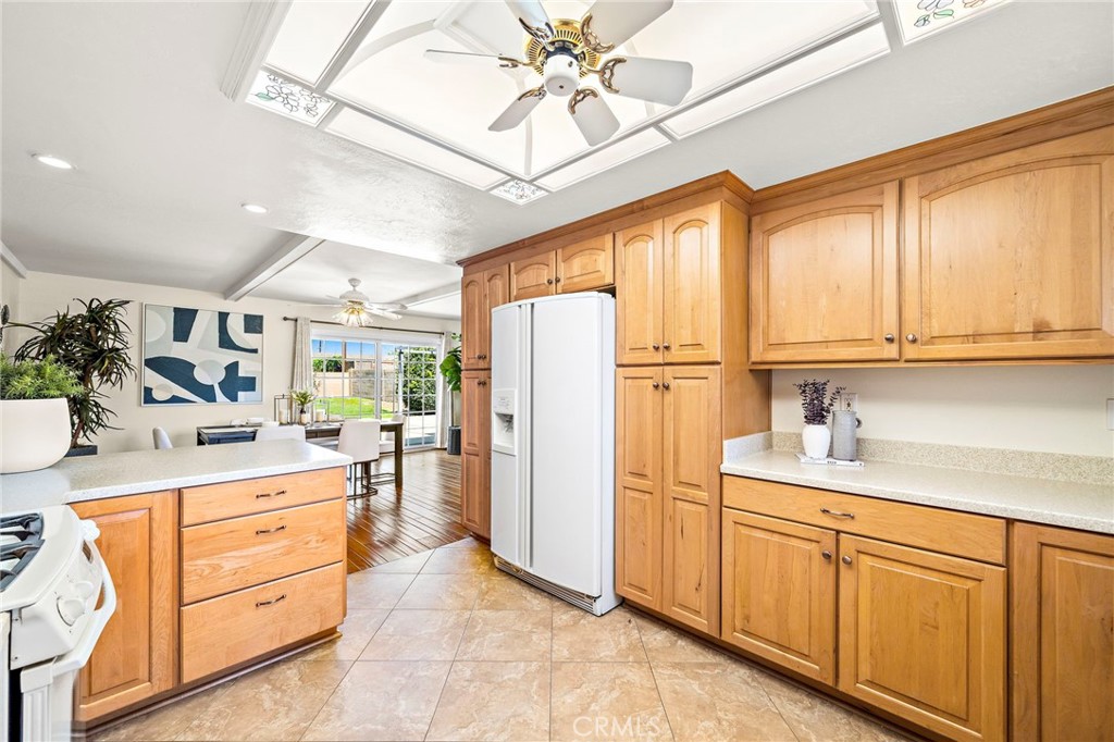 9111 Blackbird Avenue