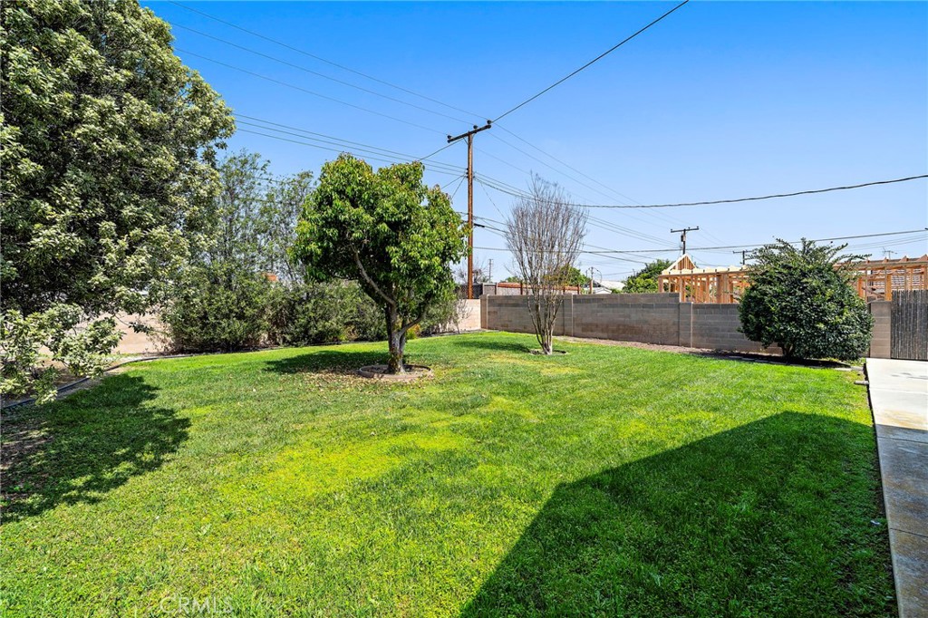 9111 Blackbird Avenue