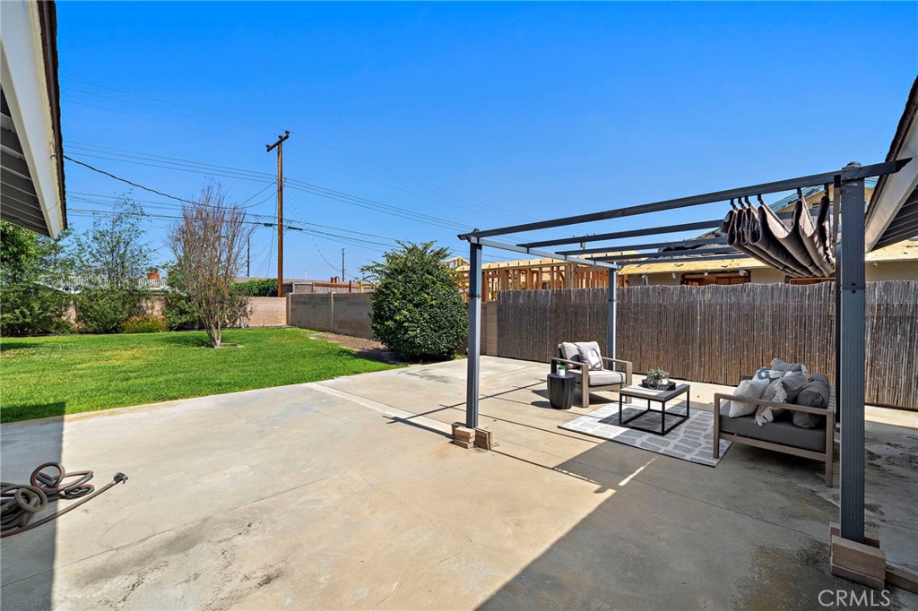 9111 Blackbird Avenue