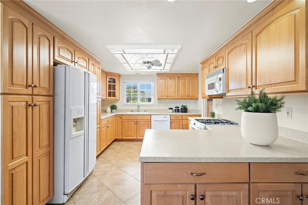 9111 Blackbird Avenue