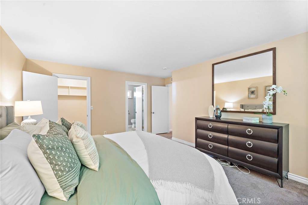 9111 Blackbird Avenue