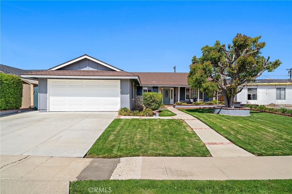 9111 Blackbird Avenue