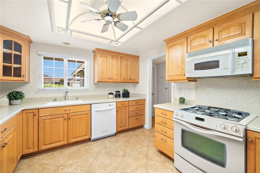 9111 Blackbird Avenue