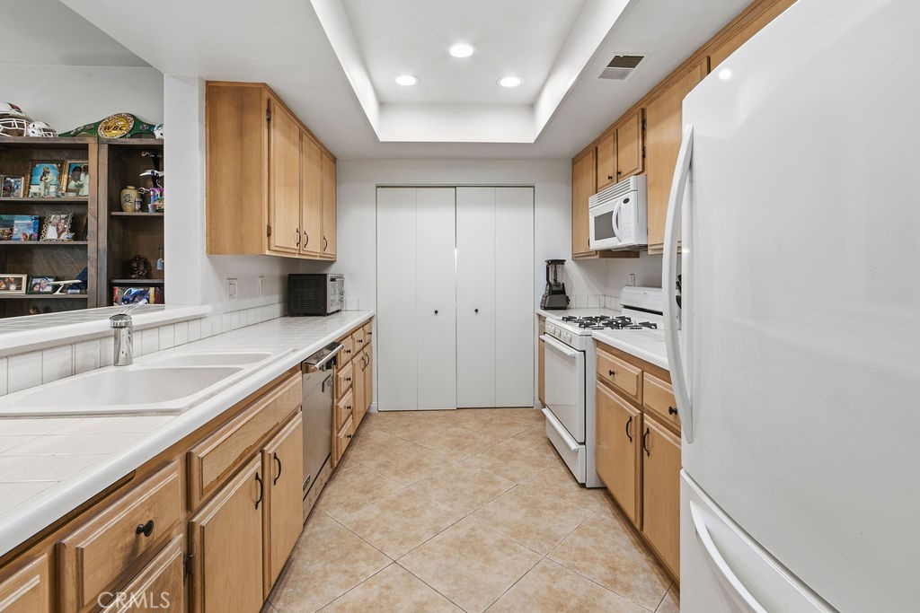 10361 Garden Grove Blvd 12