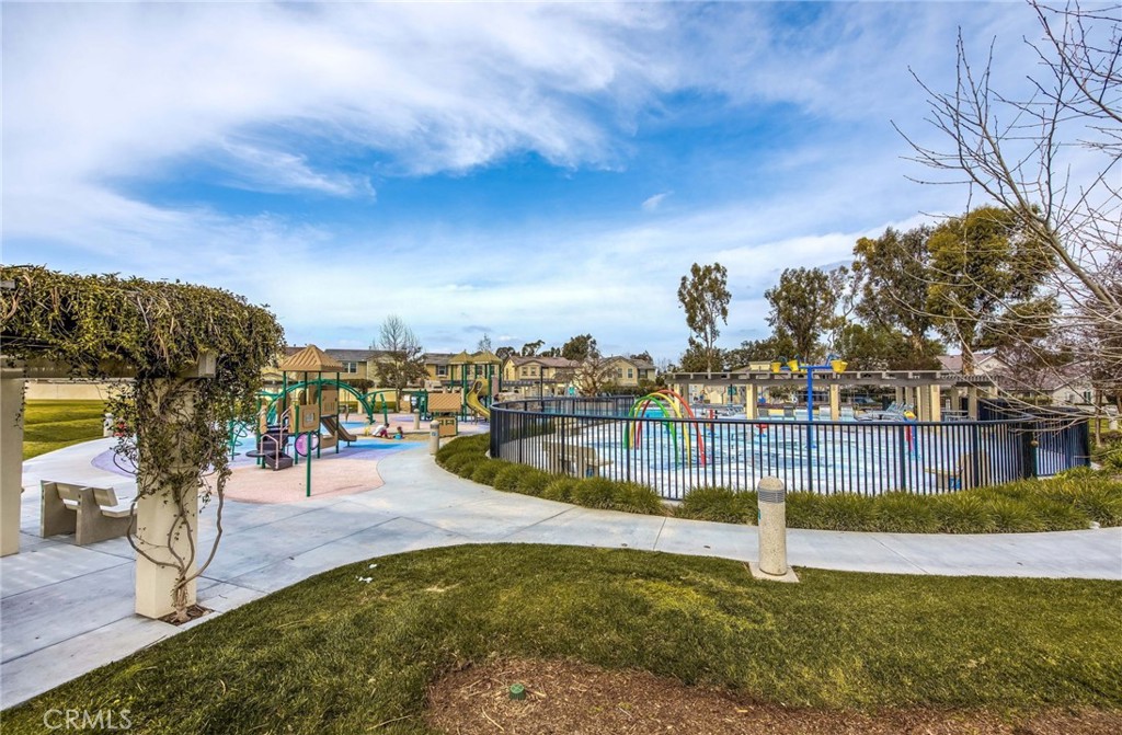 4 Woodleaf