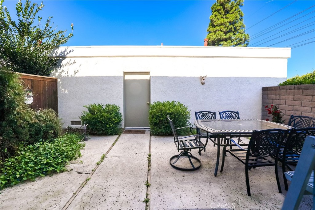 10 Goldenbush
