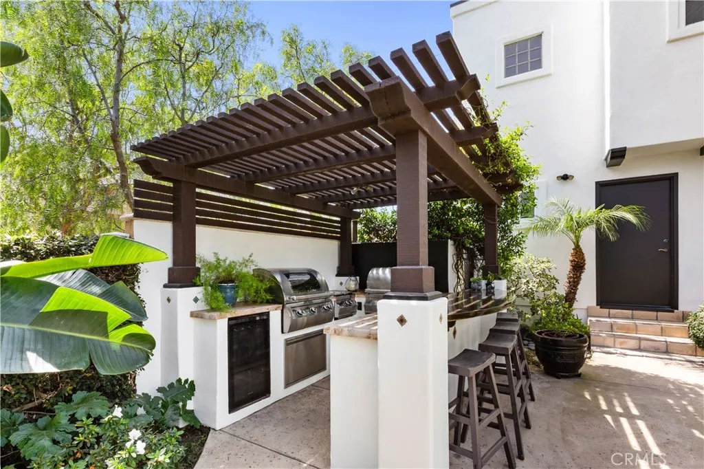 219 Ximeno Avenue