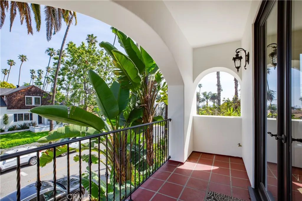 219 Ximeno Avenue
