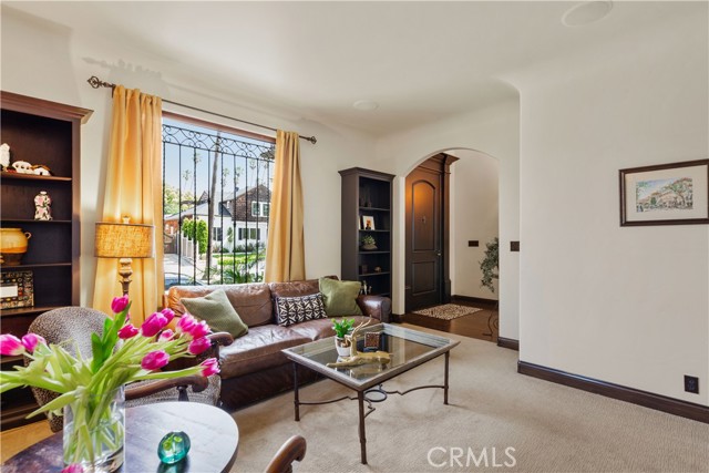 219 Ximeno AVE