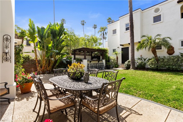 219 Ximeno AVE