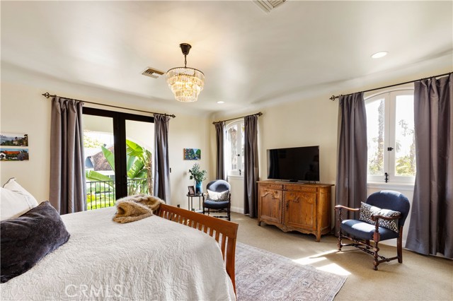 219 Ximeno AVE