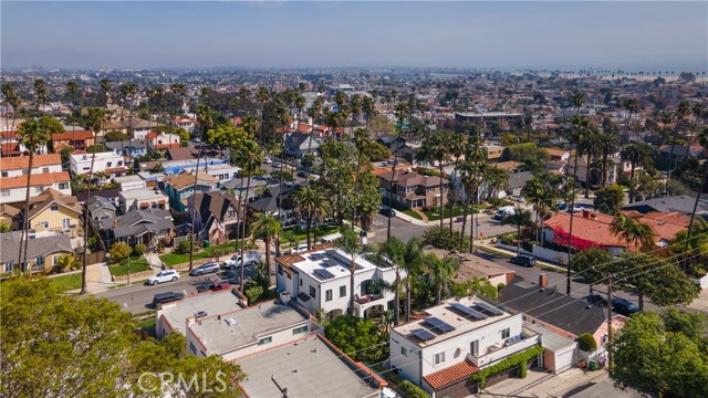 219 Ximeno AVE
