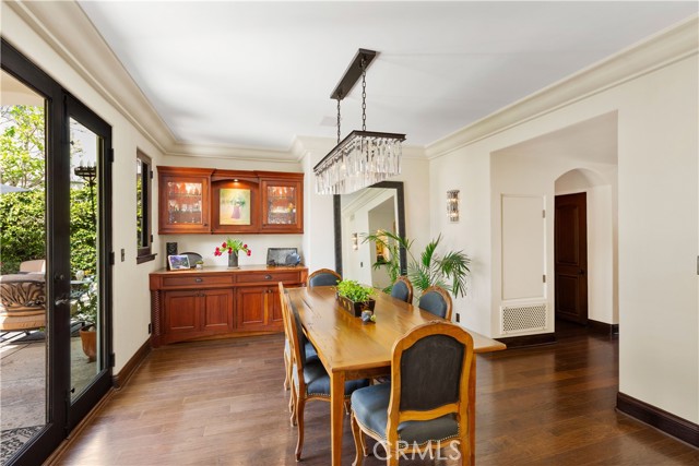 219 Ximeno AVE