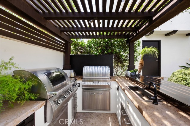 219 Ximeno AVE