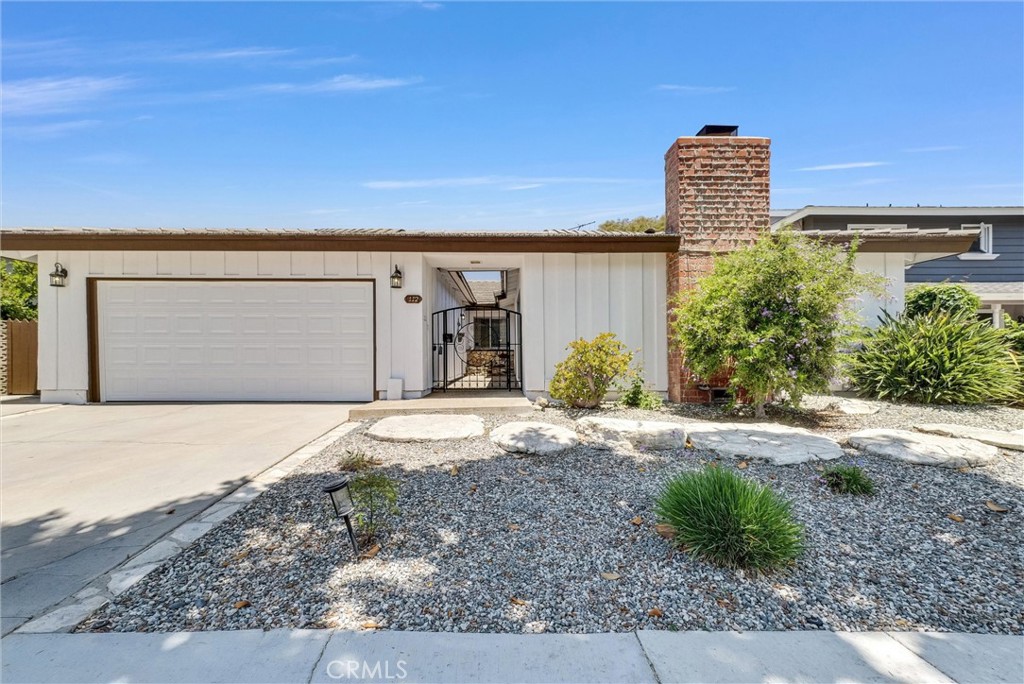 112 Stanford Lane