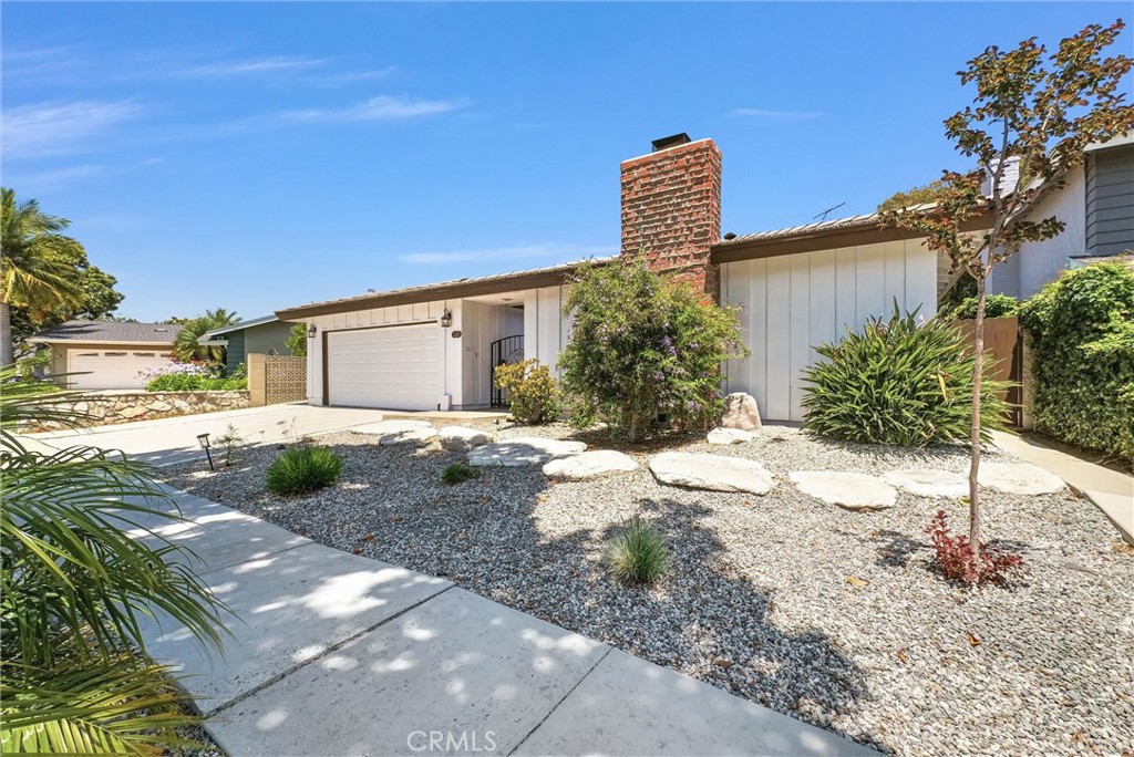 112 Stanford Lane
