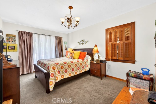 40 La Verne AVE